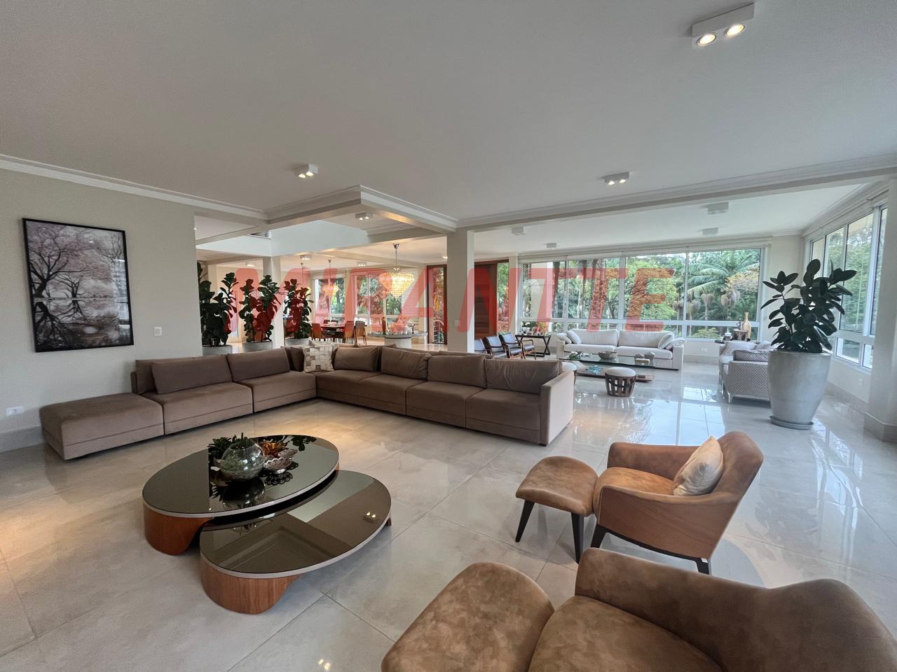 Cond. fechado de 739m² com 5 quartos em Roseira