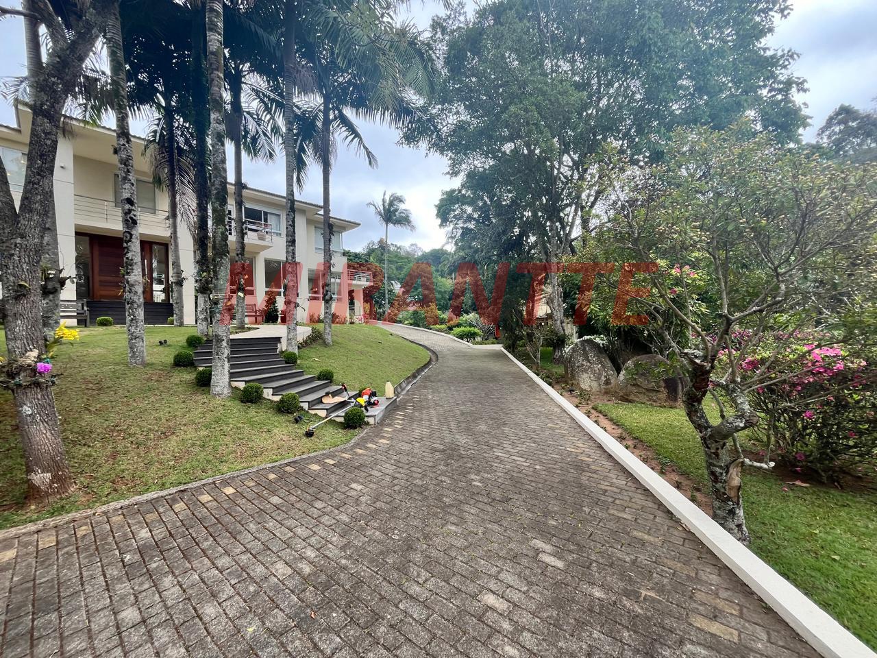 Cond. fechado de 739m² com 5 quartos em Roseira