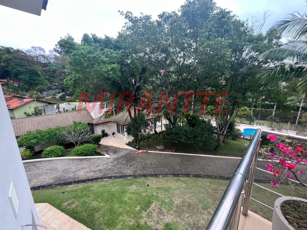 Cond. fechado de 739m² com 5 quartos em Roseira