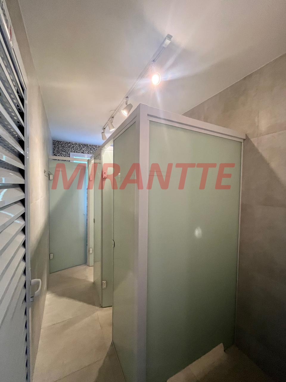 Cond. fechado de 739m² com 5 quartos em Roseira