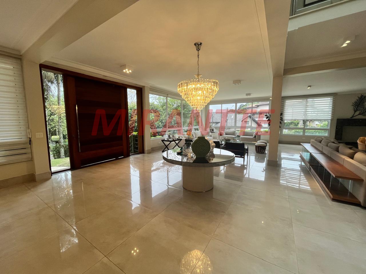 Cond. fechado de 739m² com 5 quartos em Roseira