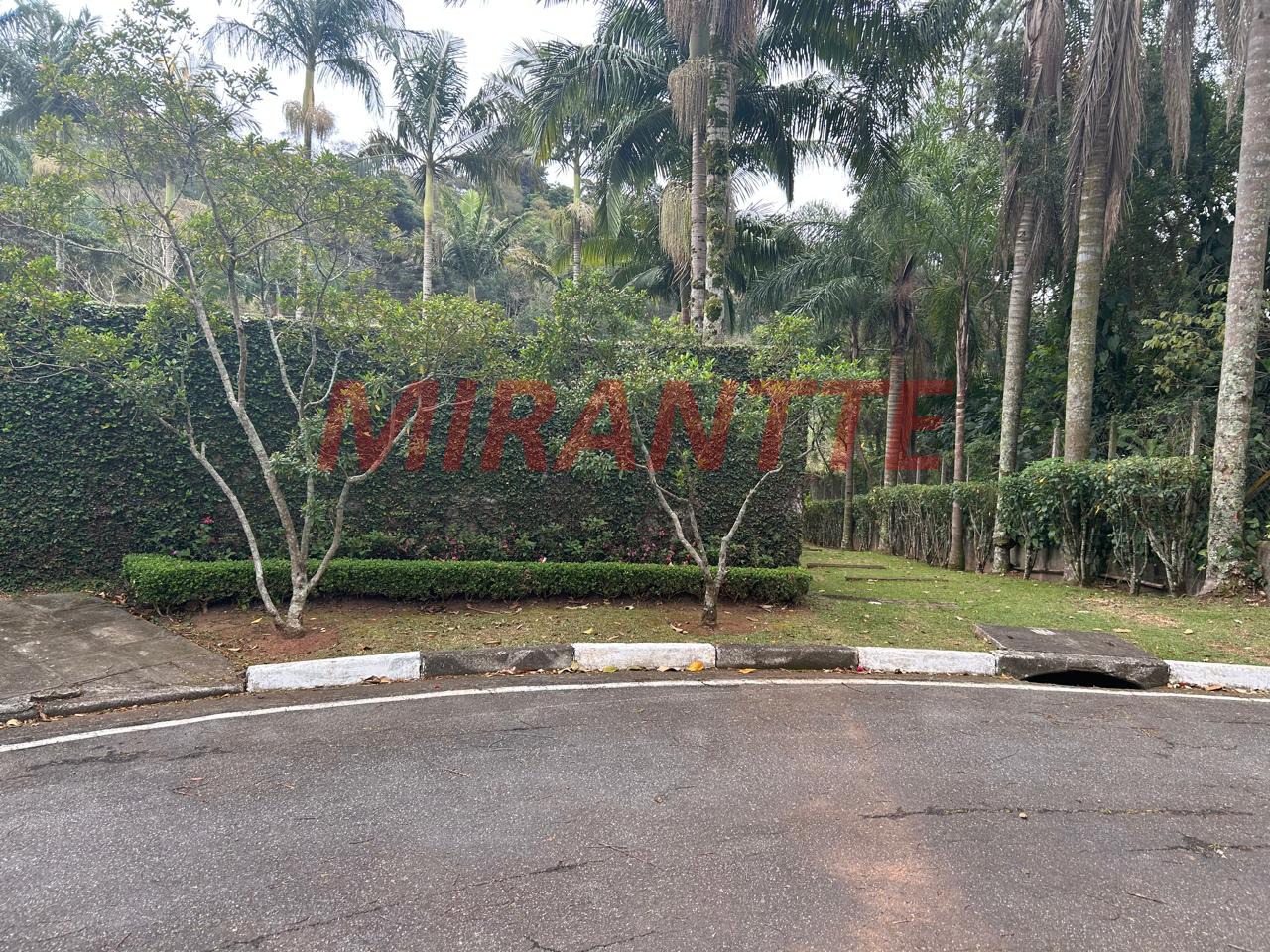 Cond. fechado de 739m² com 5 quartos em Roseira