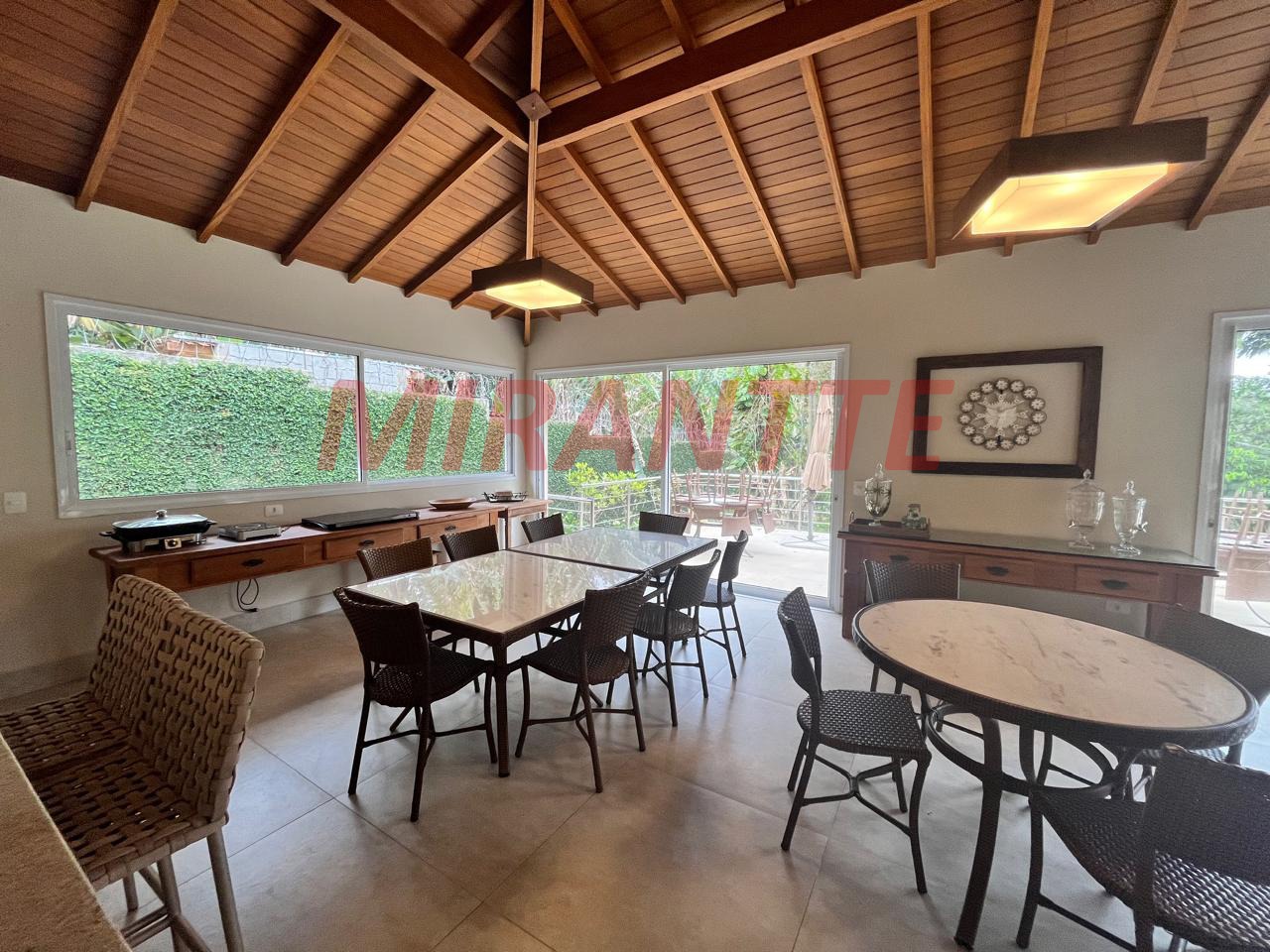 Cond. fechado de 739m² com 5 quartos em Roseira