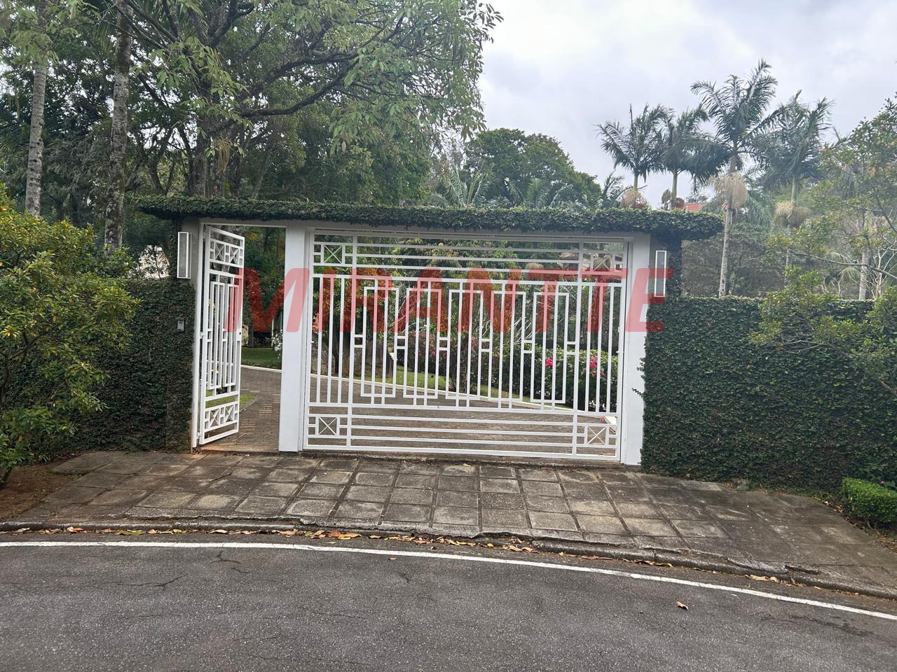 Cond. fechado de 739m² com 5 quartos em Roseira