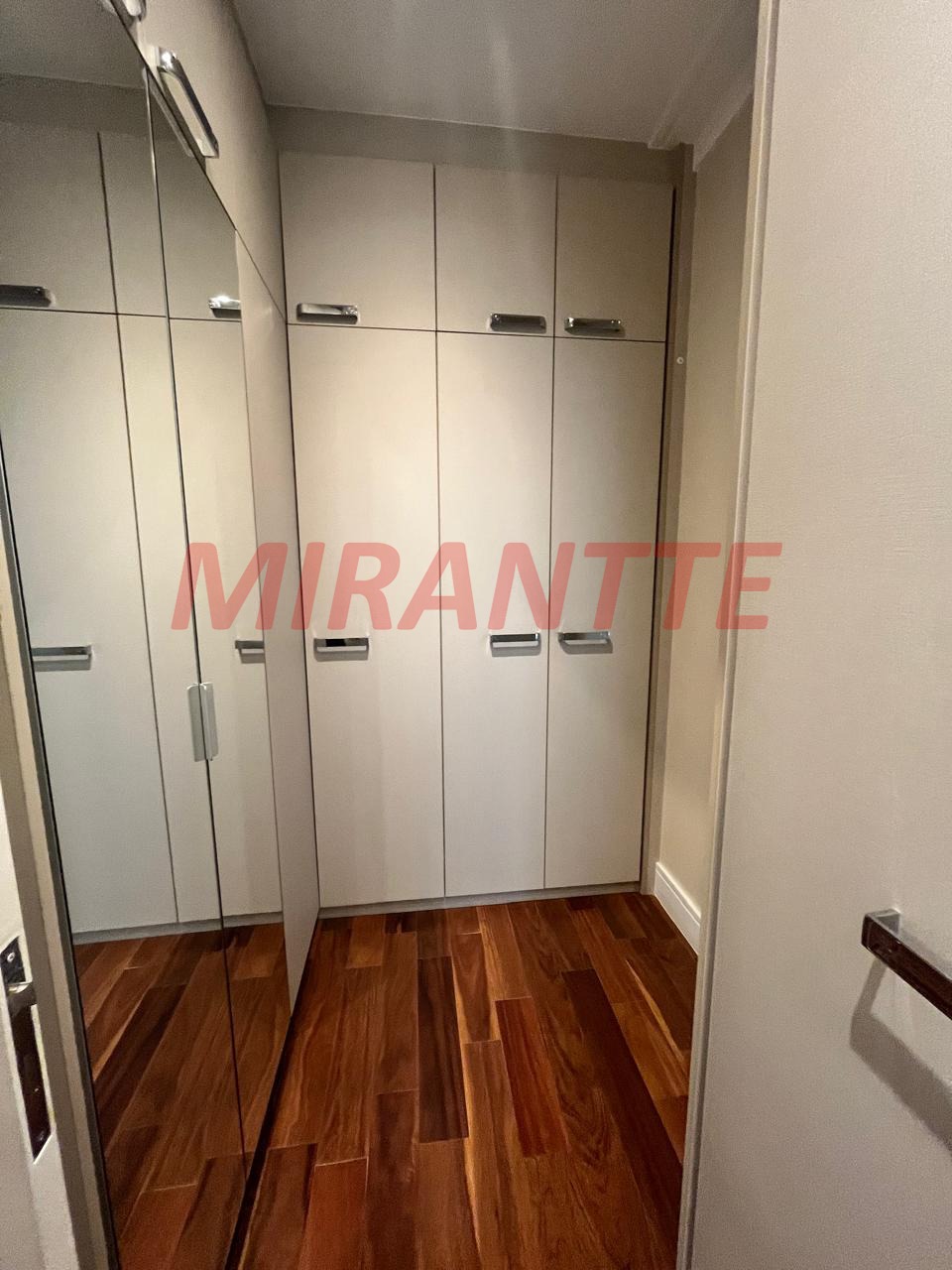 Cond. fechado de 739m² com 5 quartos em Roseira