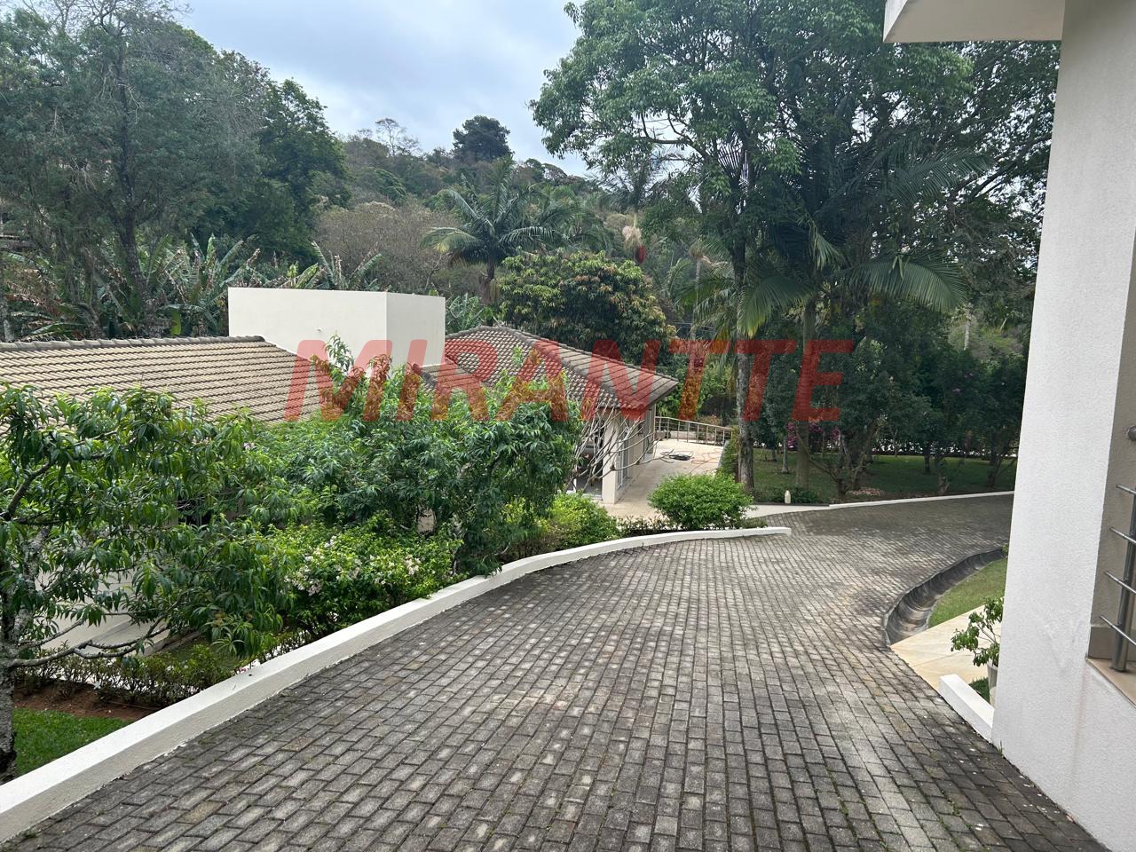 Cond. fechado de 739m² com 5 quartos em Roseira