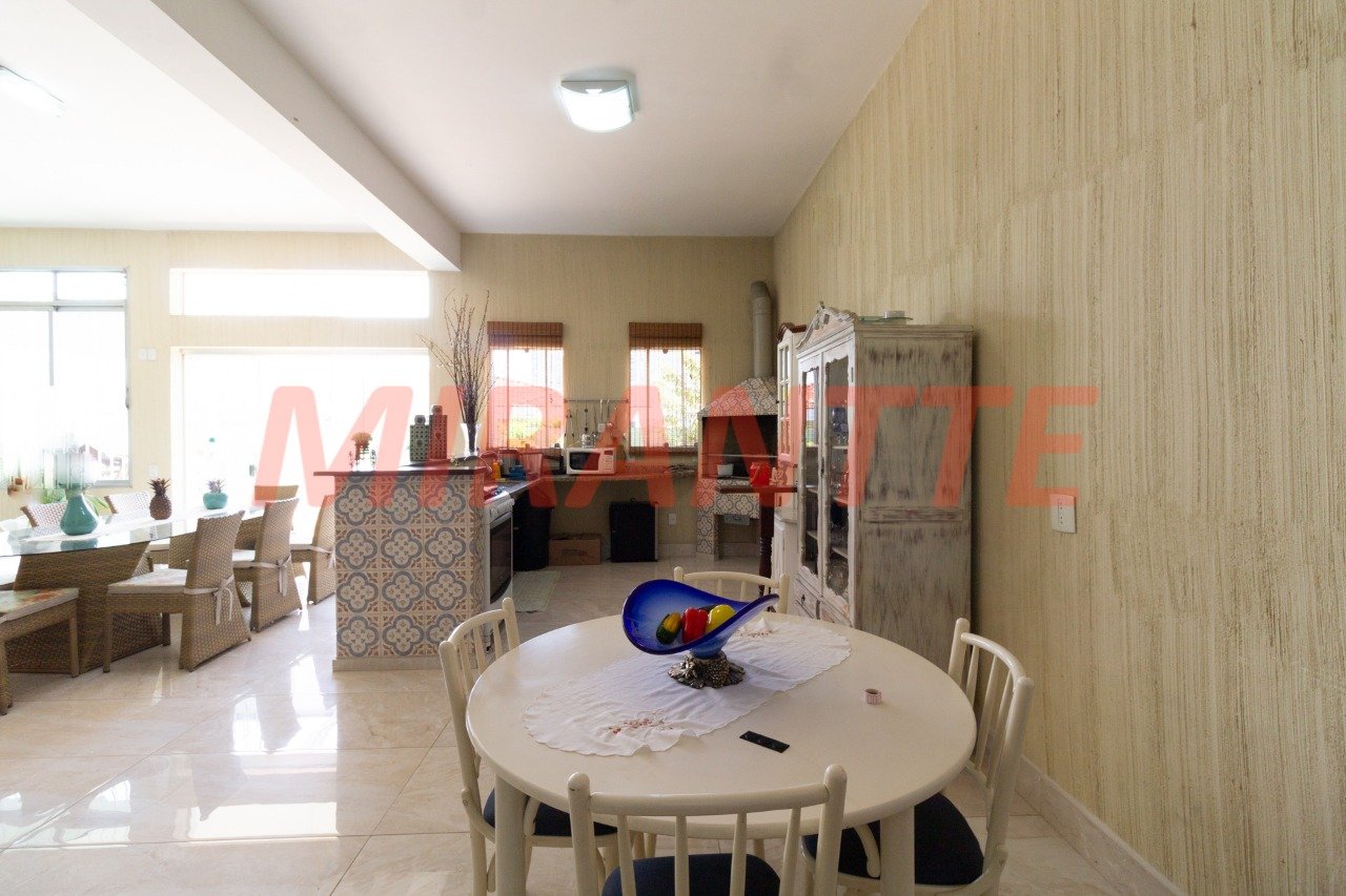Casa terrea de 374m² com 3 quartos em Santana