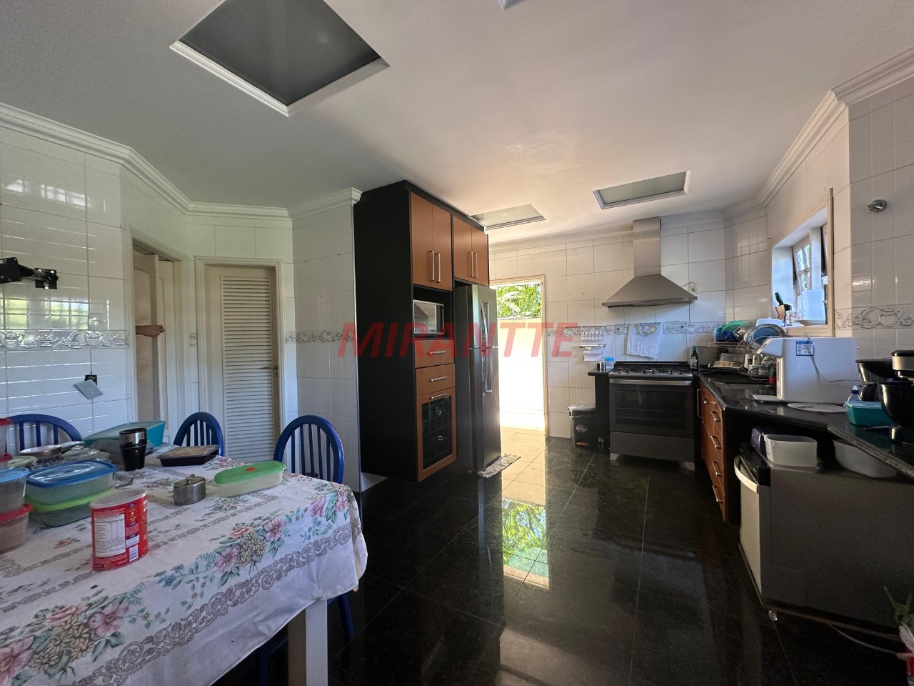 Sobrado de 514m² com 4 quartos em Jardim Floresta