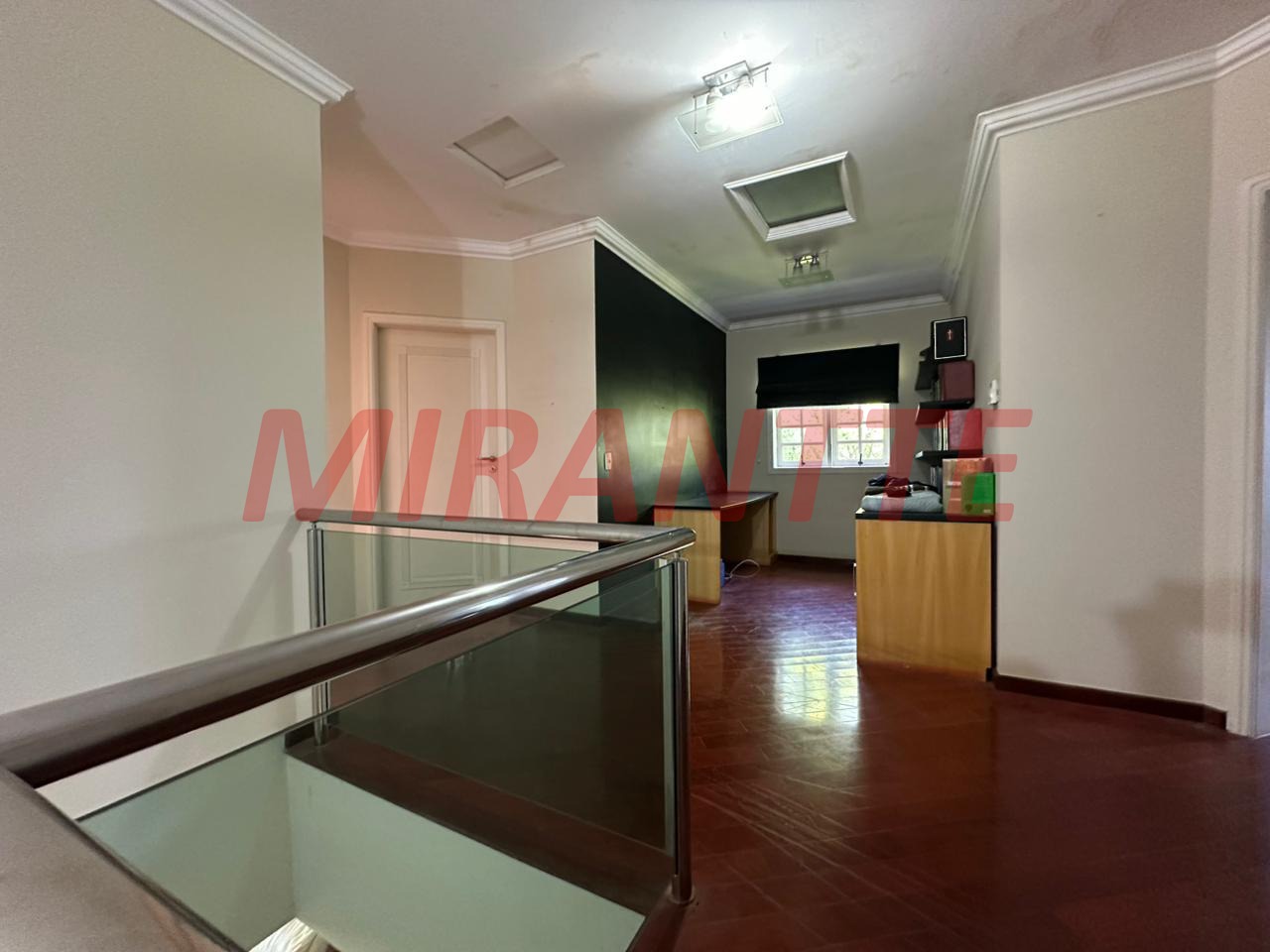 Sobrado de 514m² com 4 quartos em Jardim Floresta