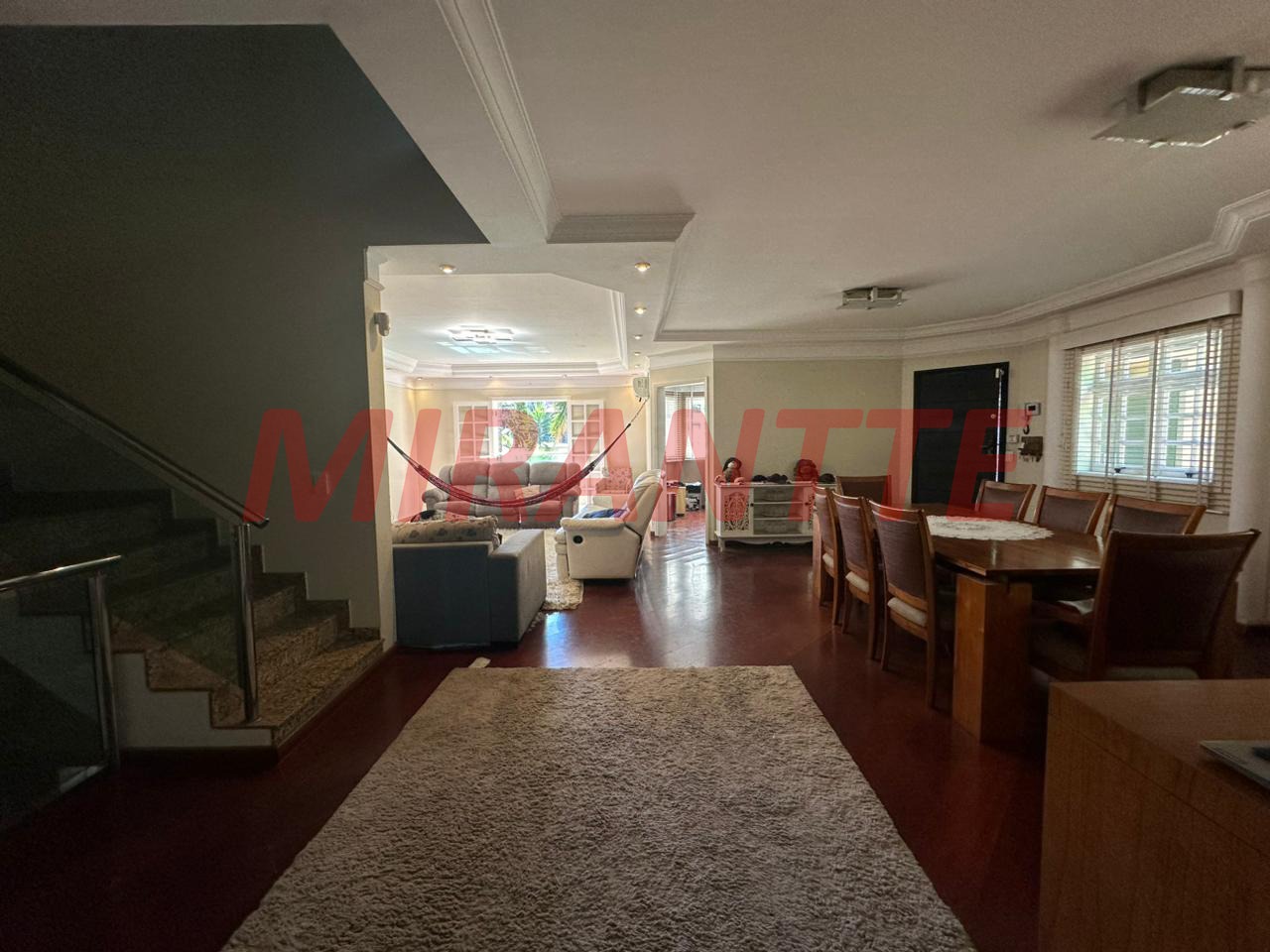 Sobrado de 514m² com 4 quartos em Jardim Floresta