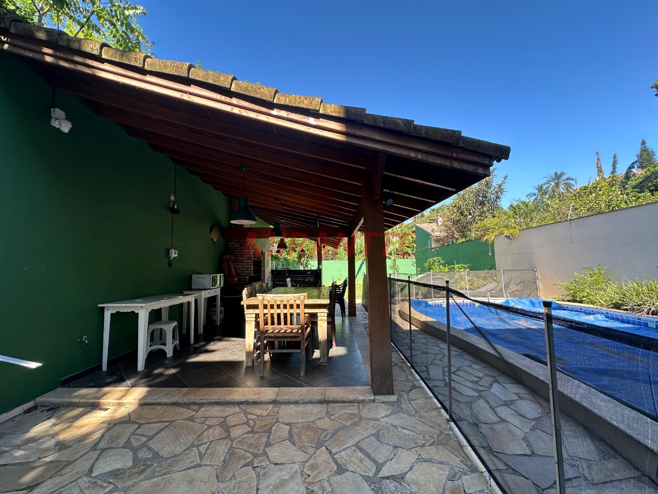 Sobrado de 514m² com 4 quartos em Jardim Floresta