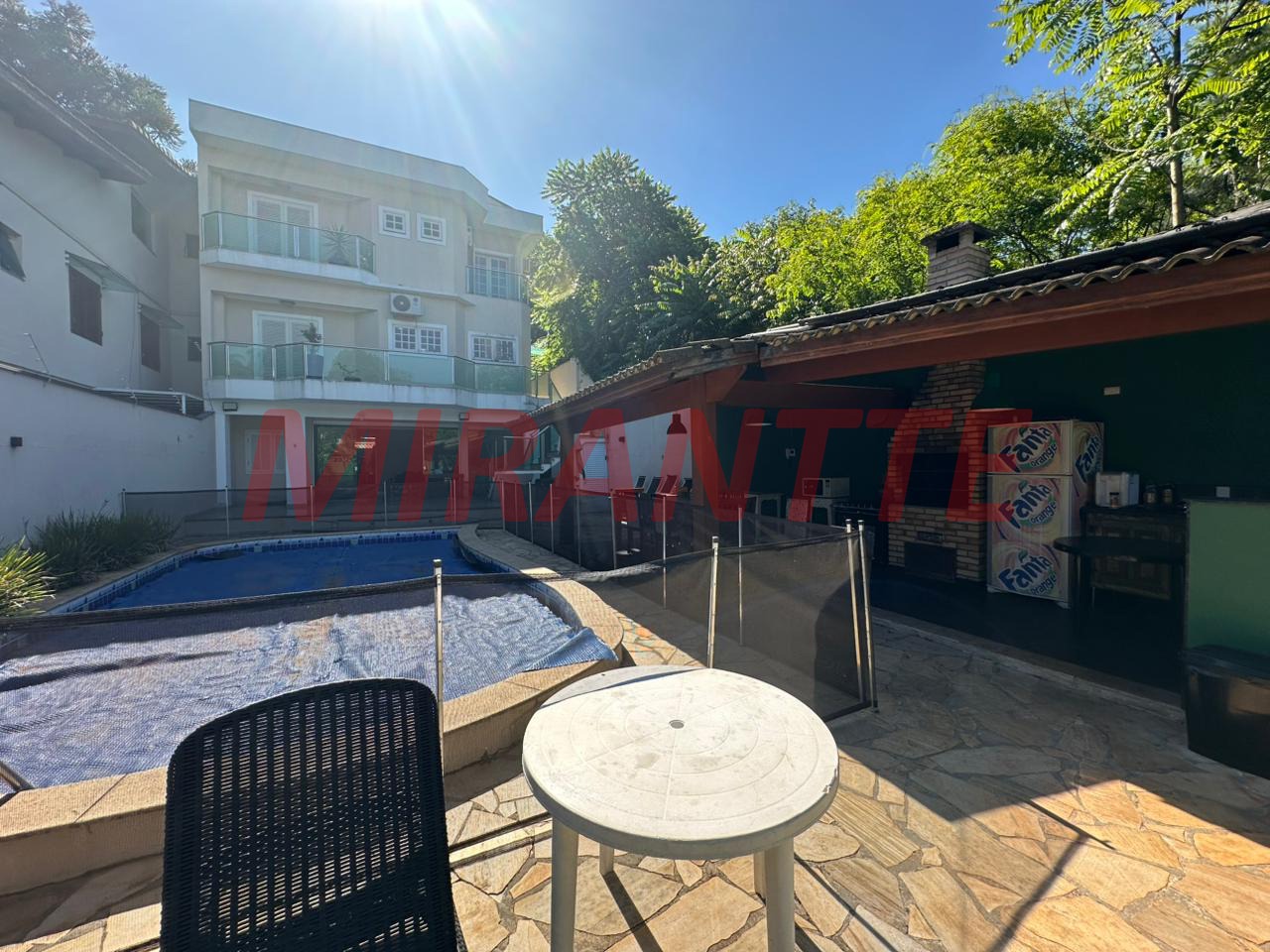 Sobrado de 514m² com 4 quartos em Jardim Floresta
