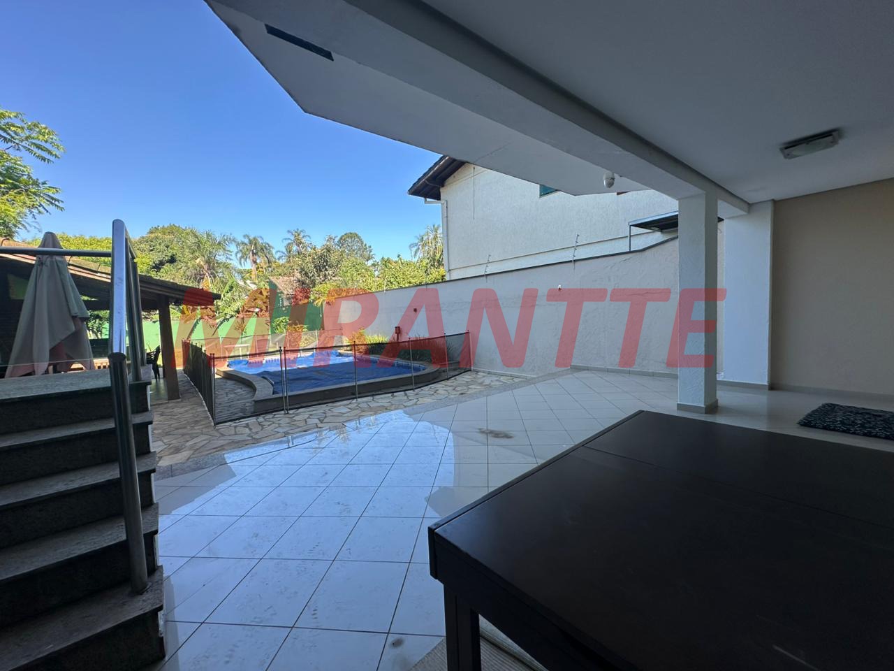Sobrado de 514m² com 4 quartos em Jardim Floresta