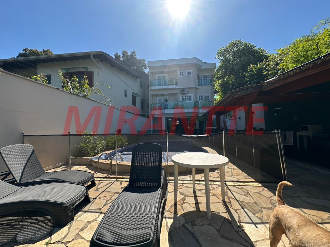Sobrado de 514m² com 4 quartos em Jardim Floresta