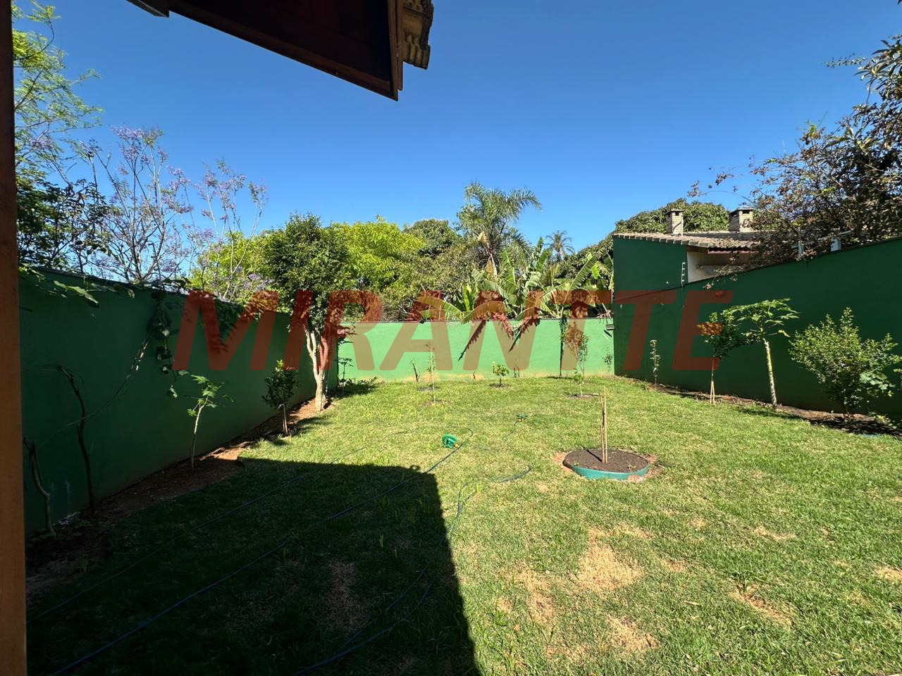 Sobrado de 514m² com 4 quartos em Jardim Floresta