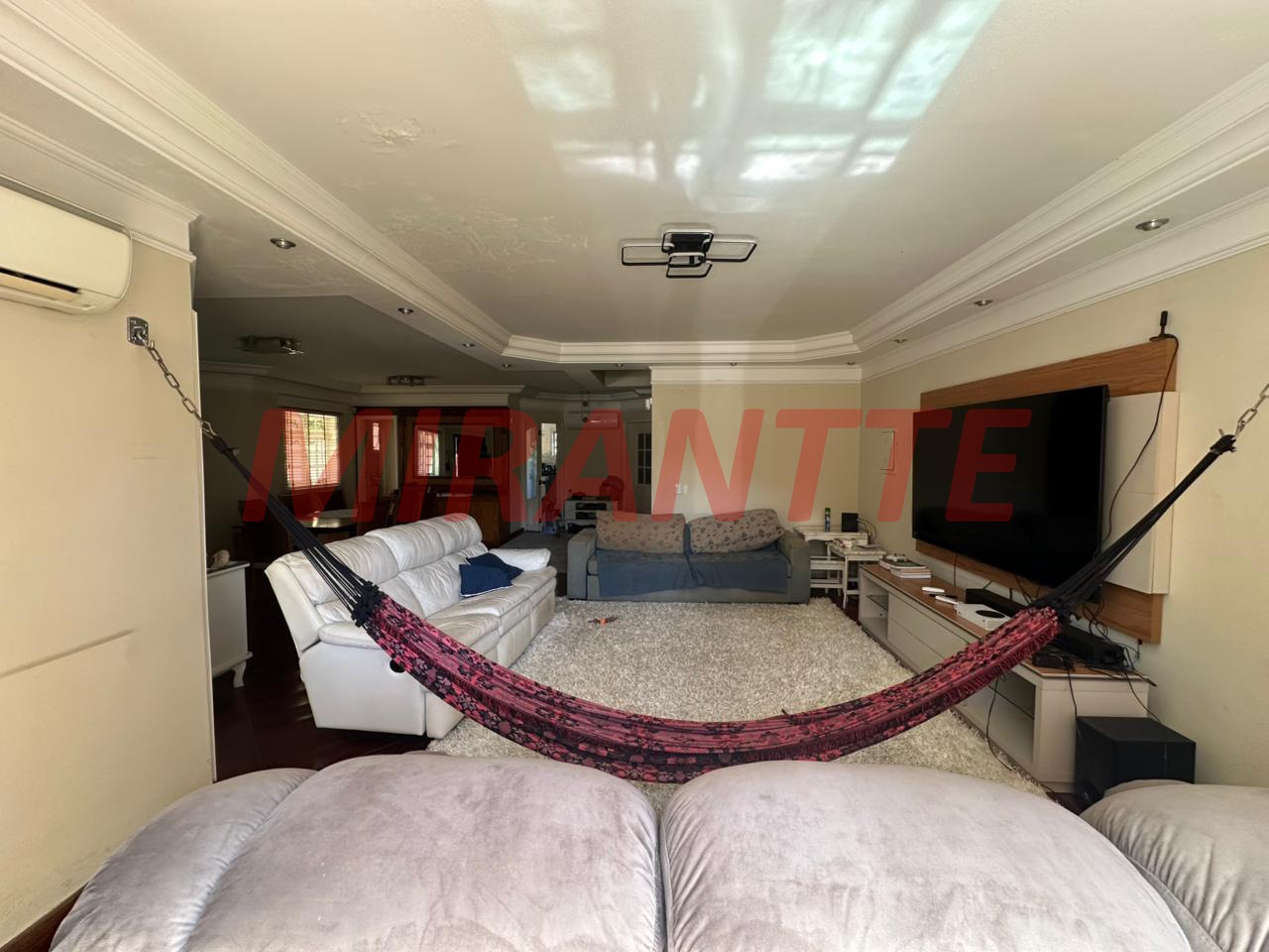 Sobrado de 514m² com 4 quartos em Jardim Floresta