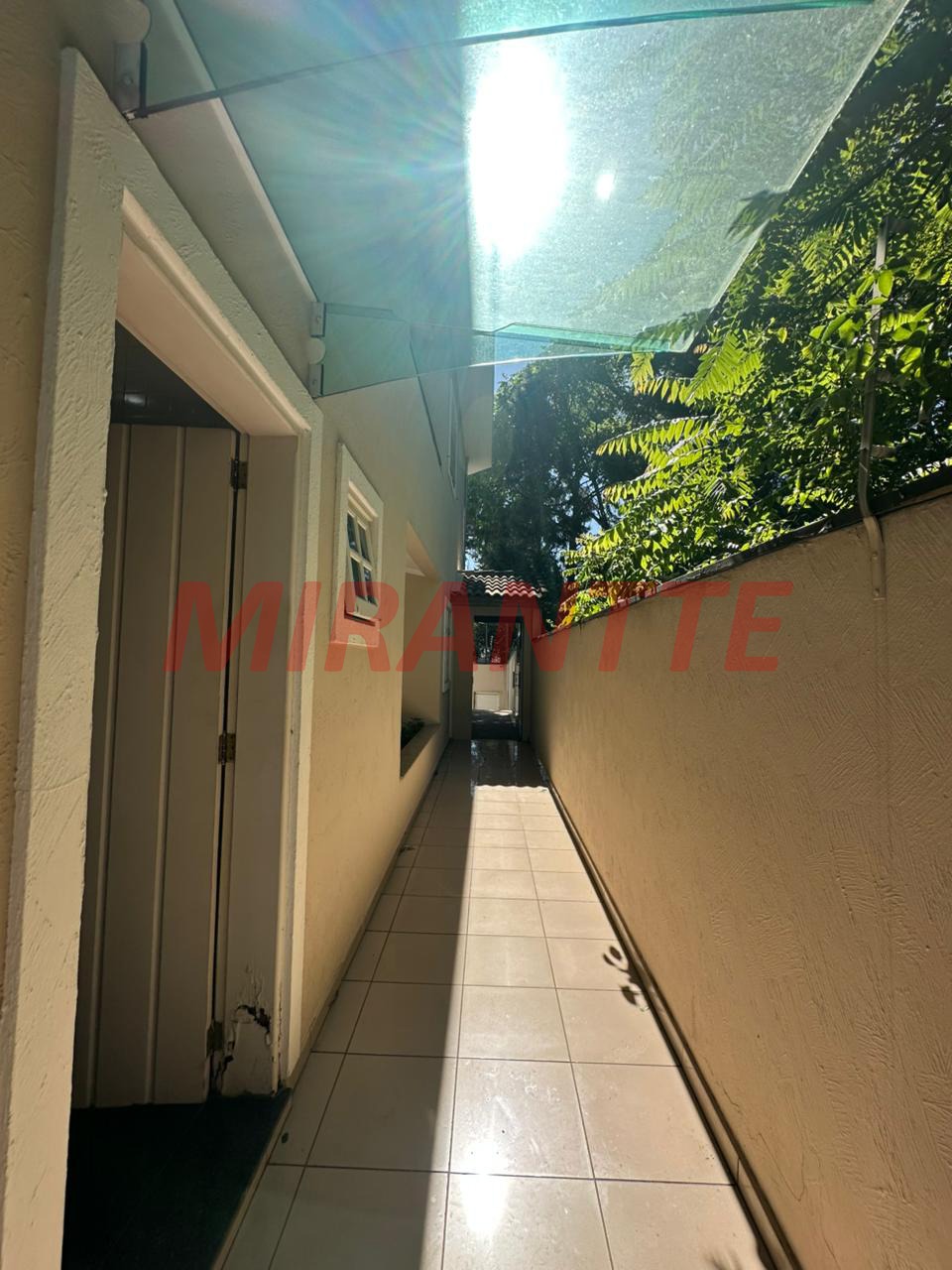Sobrado de 514m² com 4 quartos em Jardim Floresta