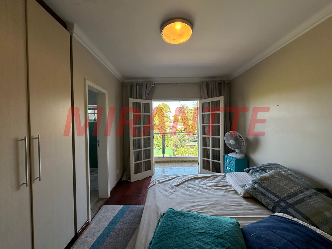 Sobrado de 514m² com 4 quartos em Jardim Floresta