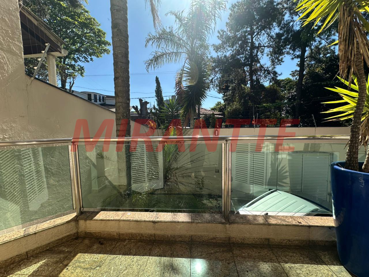 Sobrado de 514m² com 4 quartos em Jardim Floresta