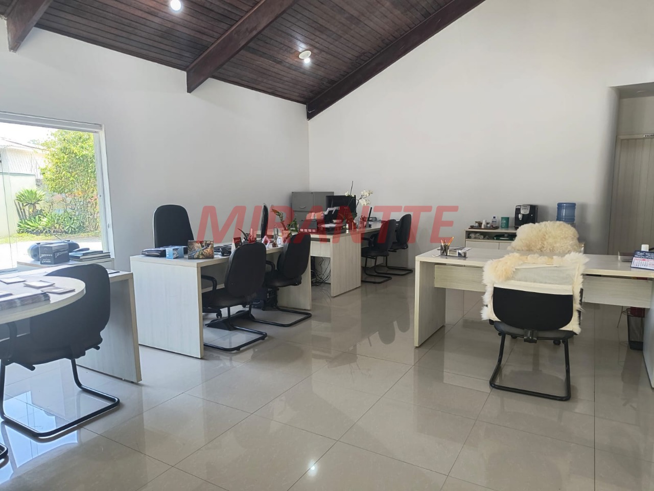 Comercial de 300m² em Roseira