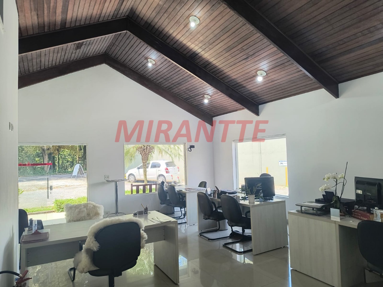 Comercial de 300m² em Roseira