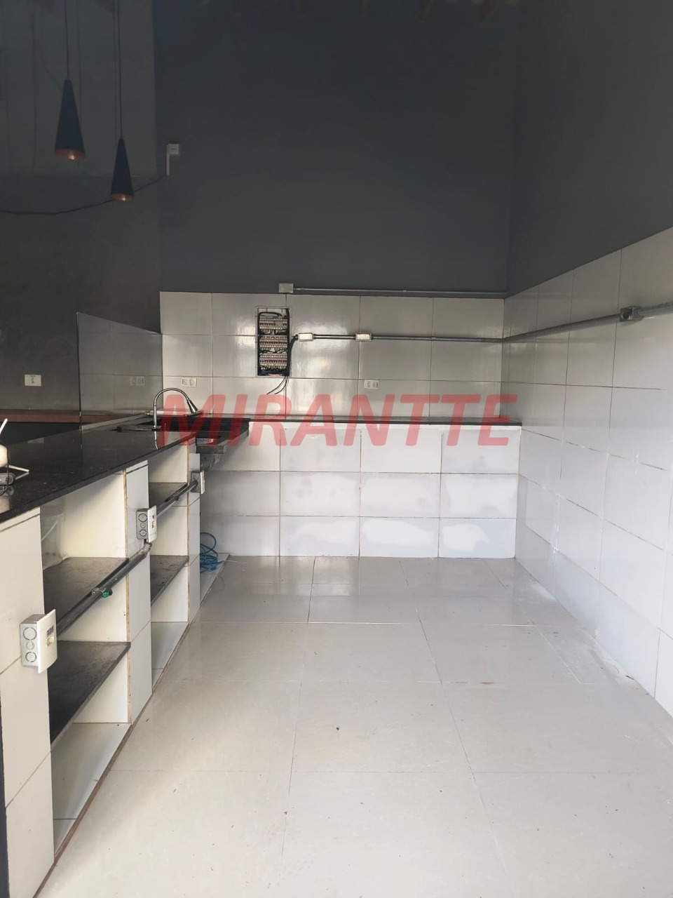 Comercial de 300m² em Roseira