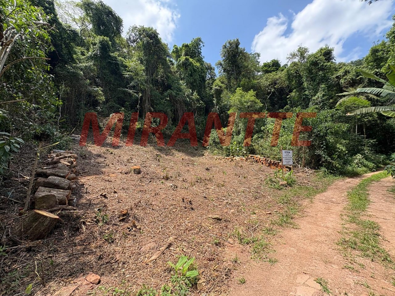 Terreno de 0m² em Roseira
