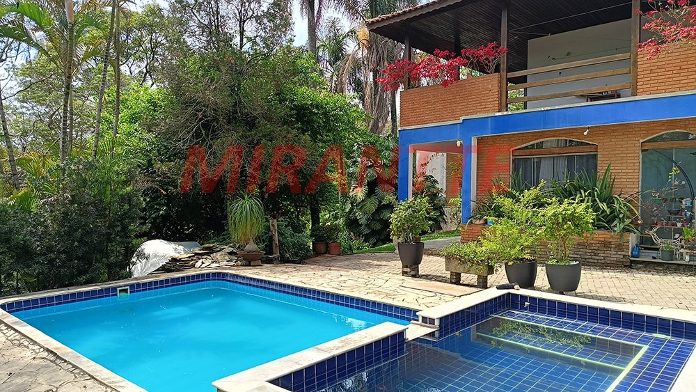 Cond. fechado de 460m² com 4 quartos em Serra da Cantareira