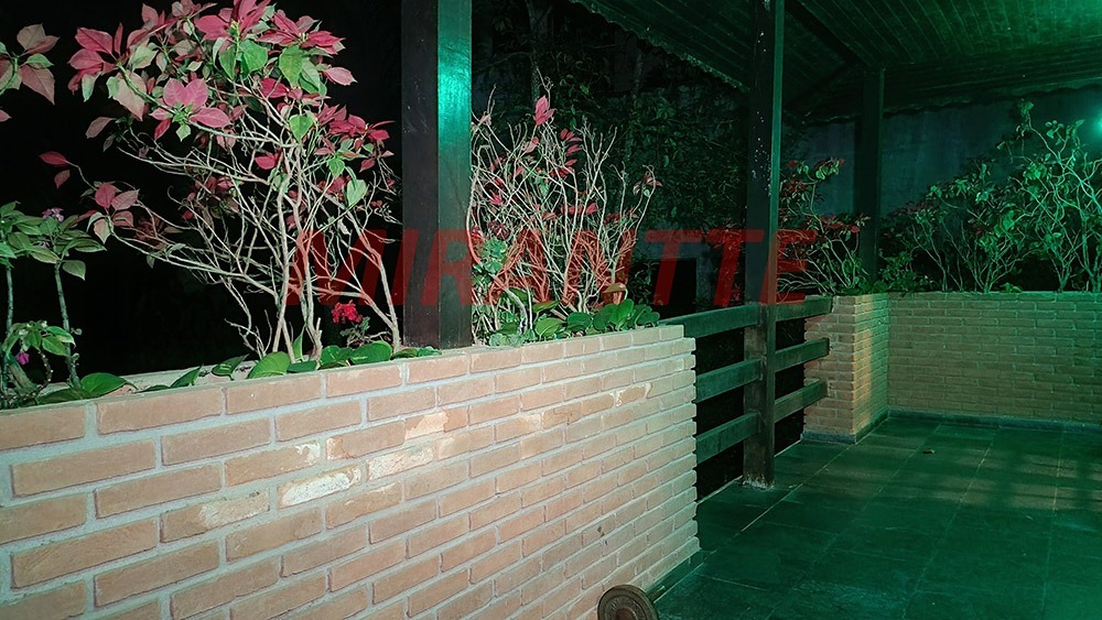 Cond. fechado de 460m² com 4 quartos em Serra da Cantareira