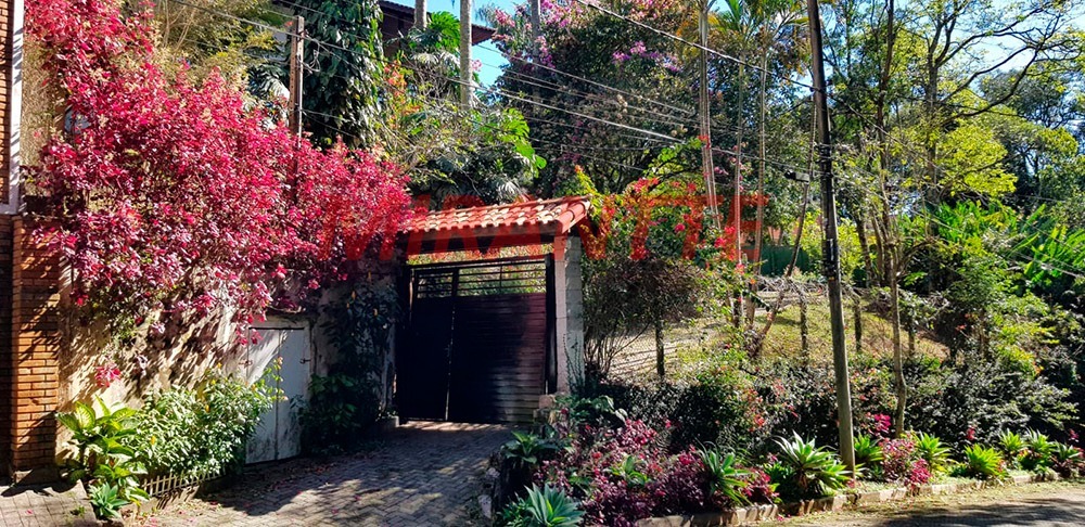 Cond. fechado de 460m² com 4 quartos em Serra da Cantareira