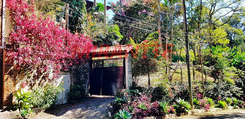 Cond. fechado de 460m² com 4 quartos em Serra da Cantareira