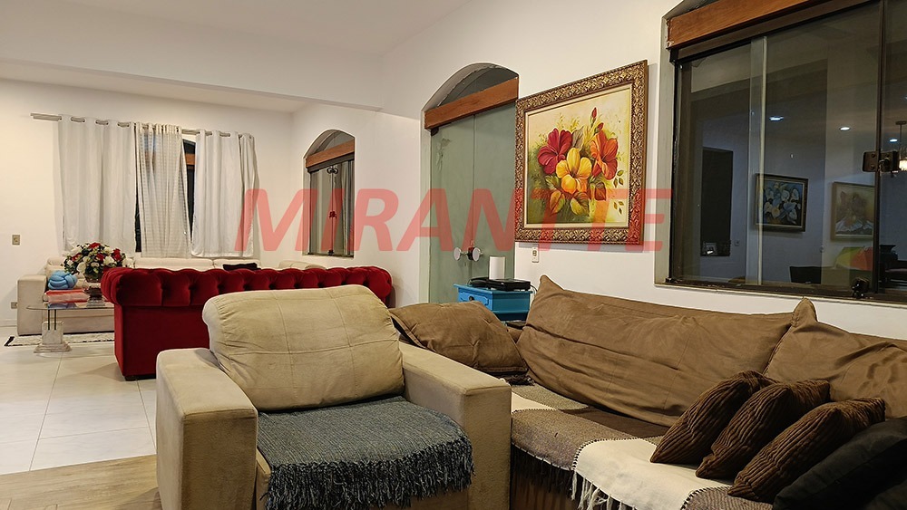 Cond. fechado de 460m² com 4 quartos em Serra da Cantareira