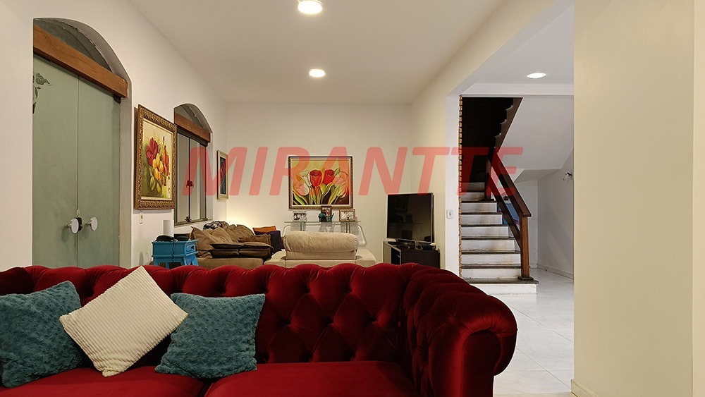 Cond. fechado de 460m² com 4 quartos em Serra da Cantareira
