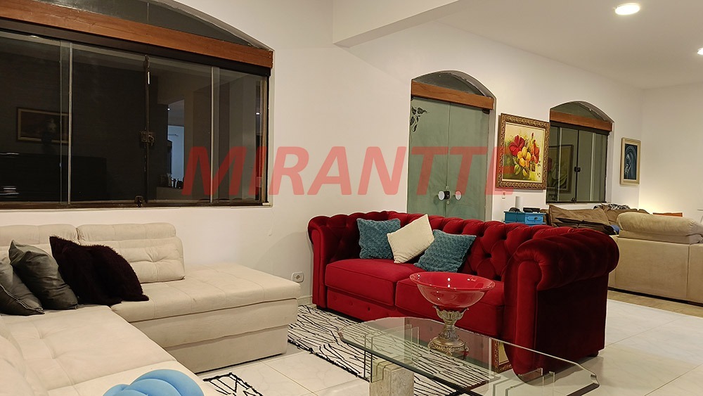 Cond. fechado de 460m² com 4 quartos em Serra da Cantareira