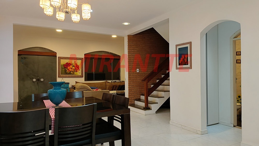 Cond. fechado de 460m² com 4 quartos em Serra da Cantareira