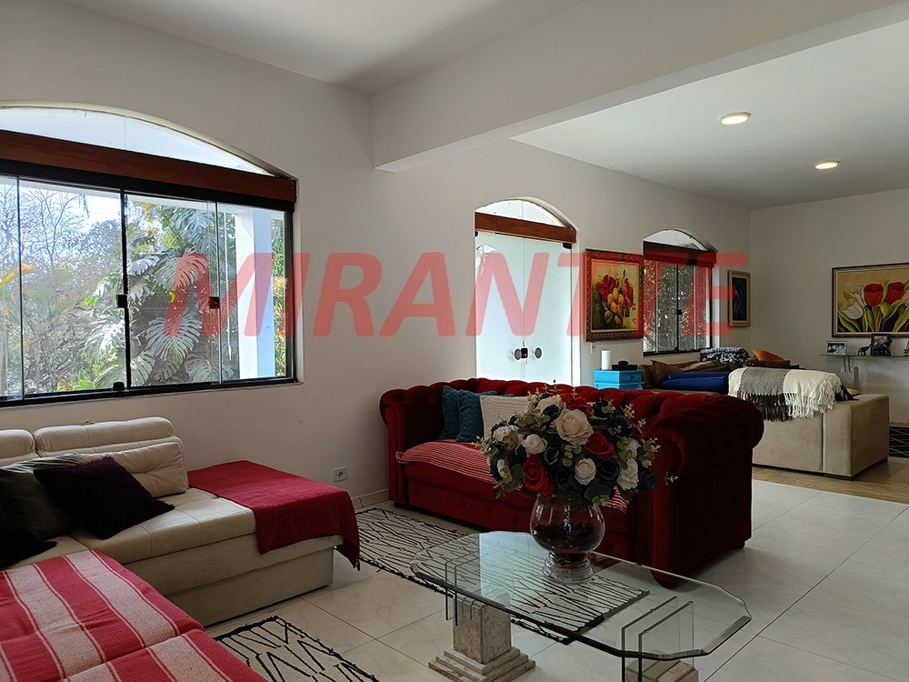 Cond. fechado de 460m² com 4 quartos em Serra da Cantareira