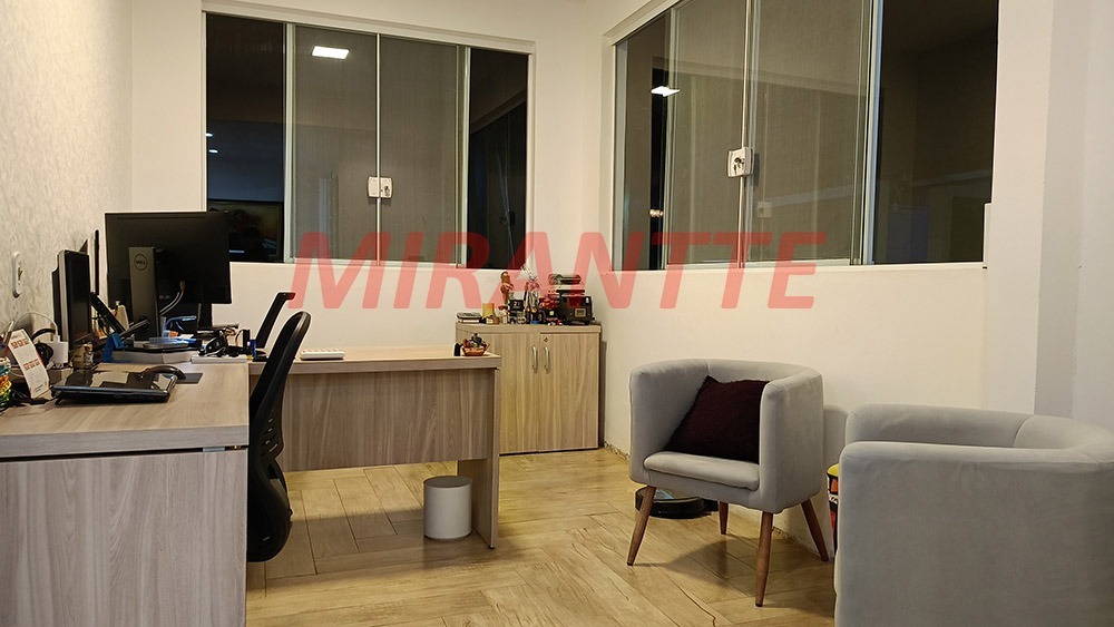 Cond. fechado de 460m² com 4 quartos em Serra da Cantareira