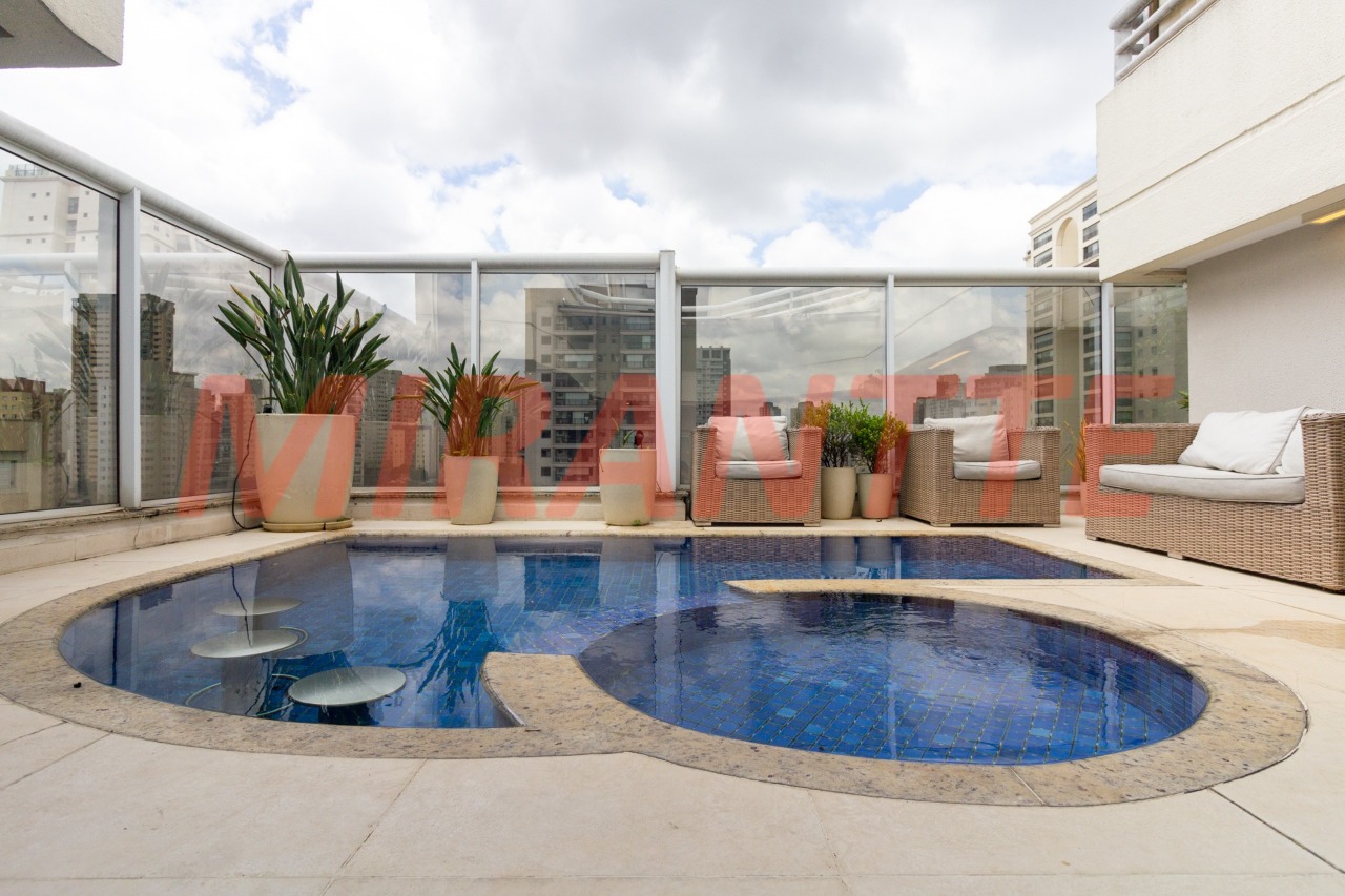 Cobertura de 327m² com 4 quartos em Santa Teresinha