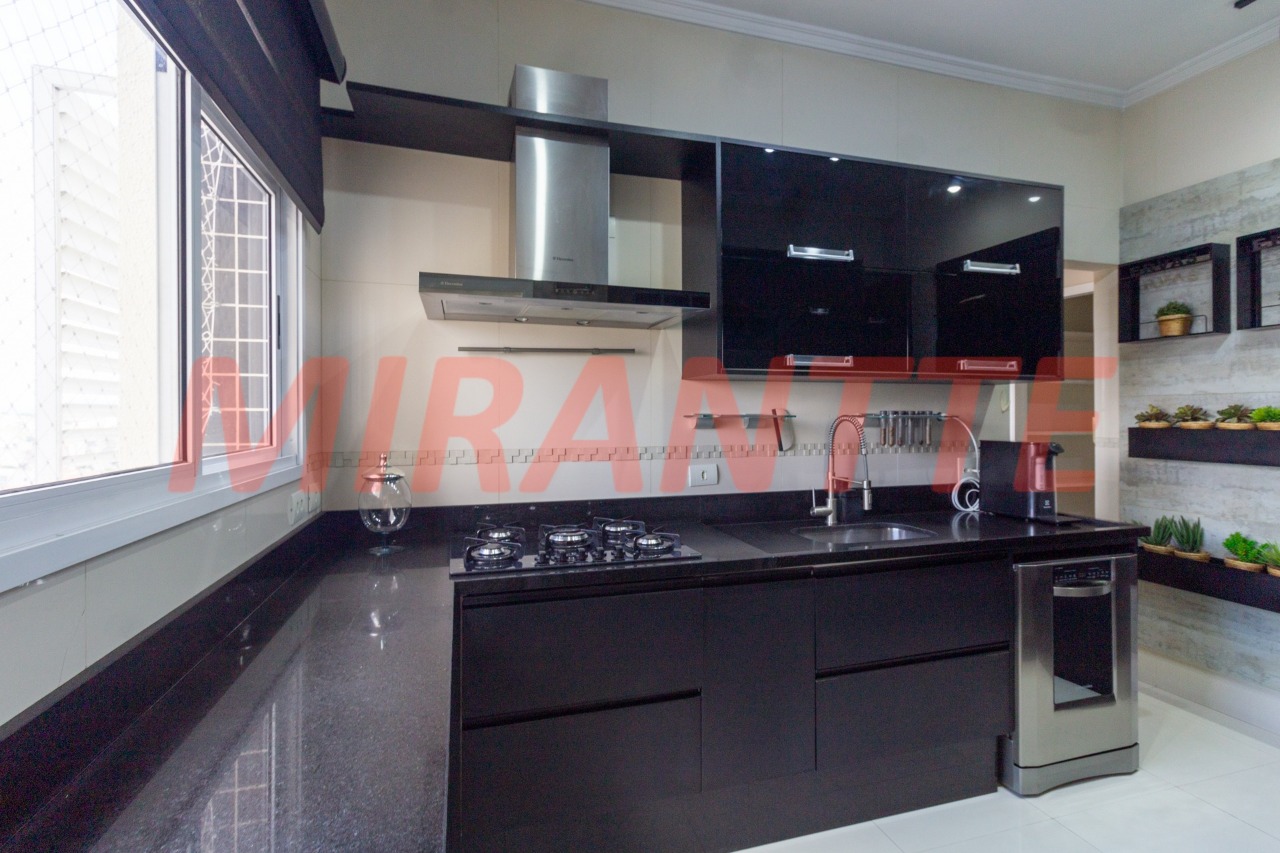 Cobertura de 327m² com 4 quartos em Santa Teresinha