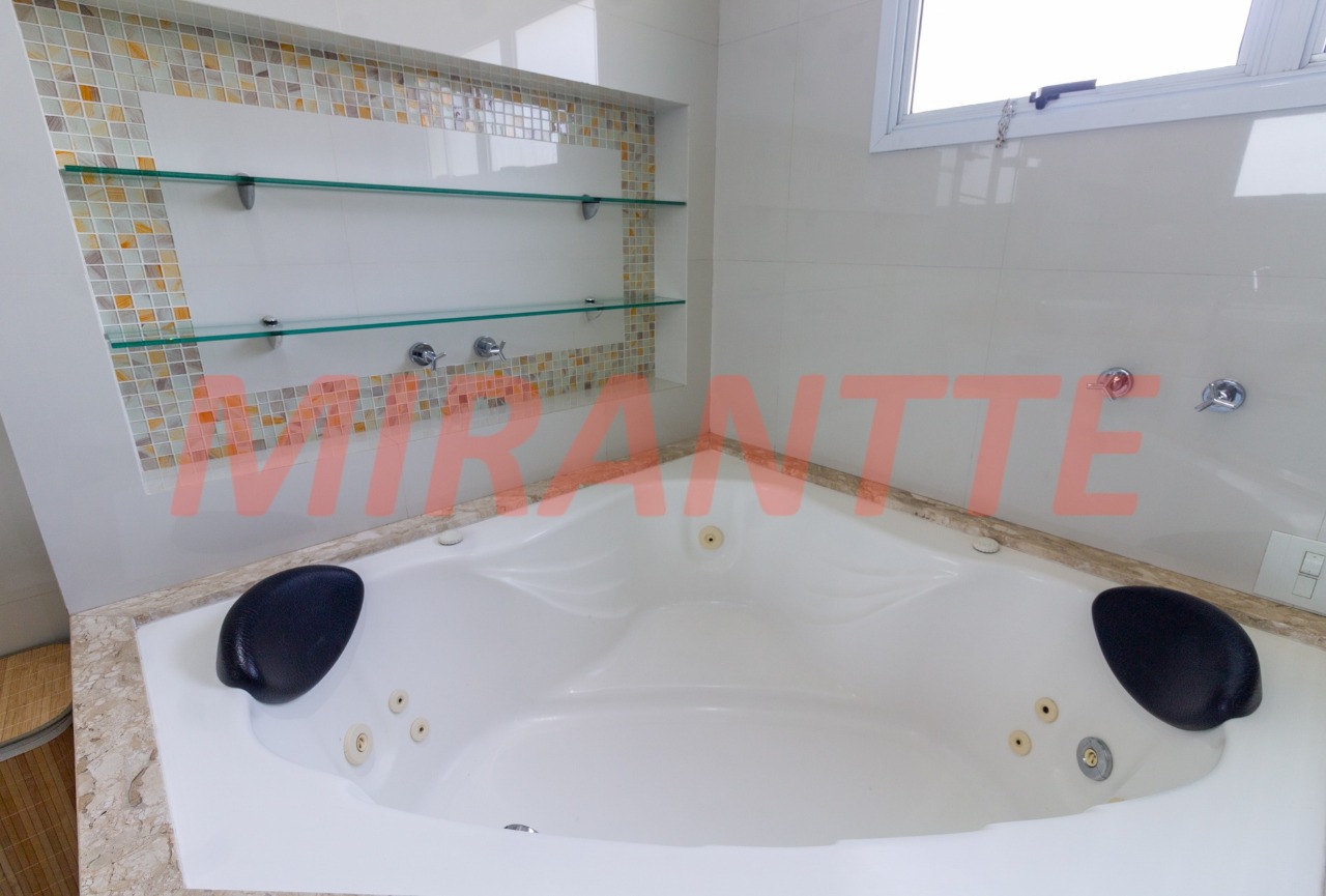 Cobertura de 327m² com 4 quartos em Santa Teresinha