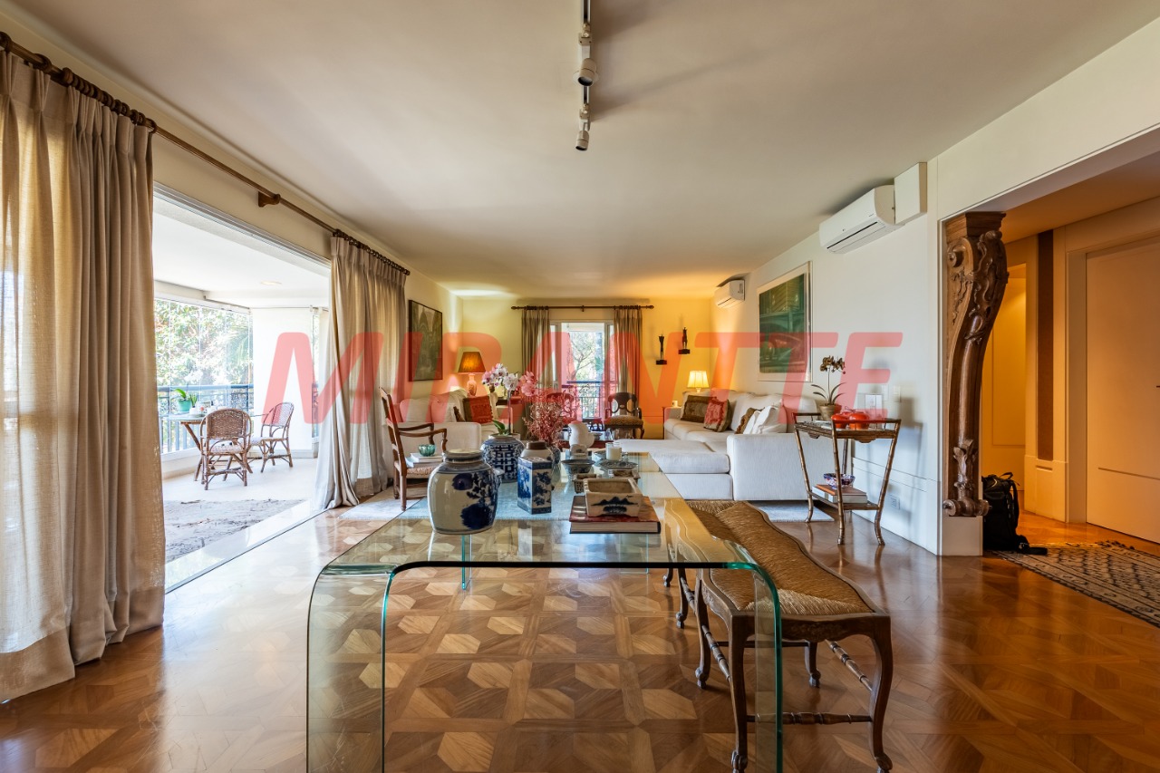 Apartamento de 330m² com 4 quartos em Perdizes