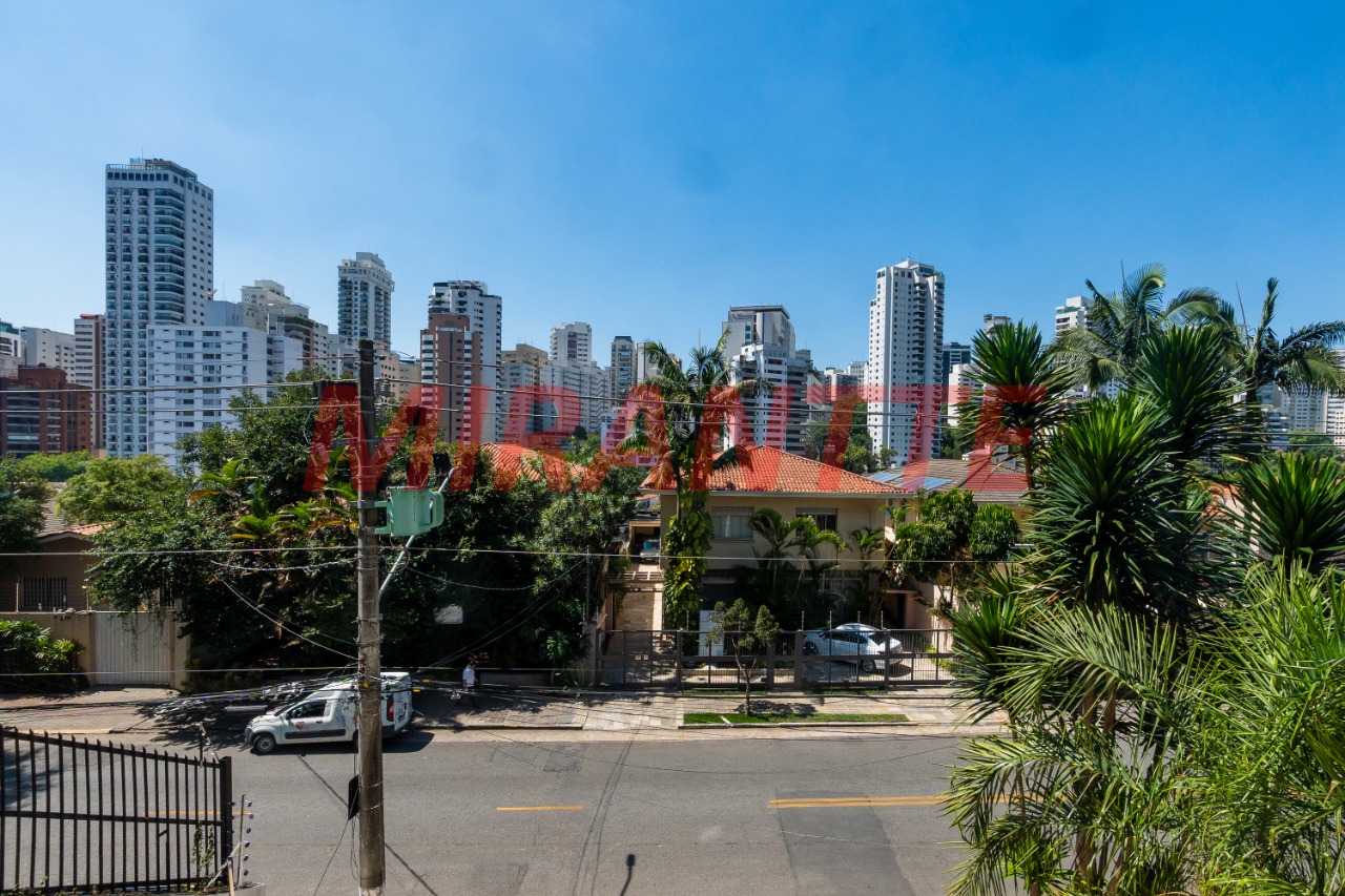 Apartamento de 330m² com 4 quartos em Perdizes