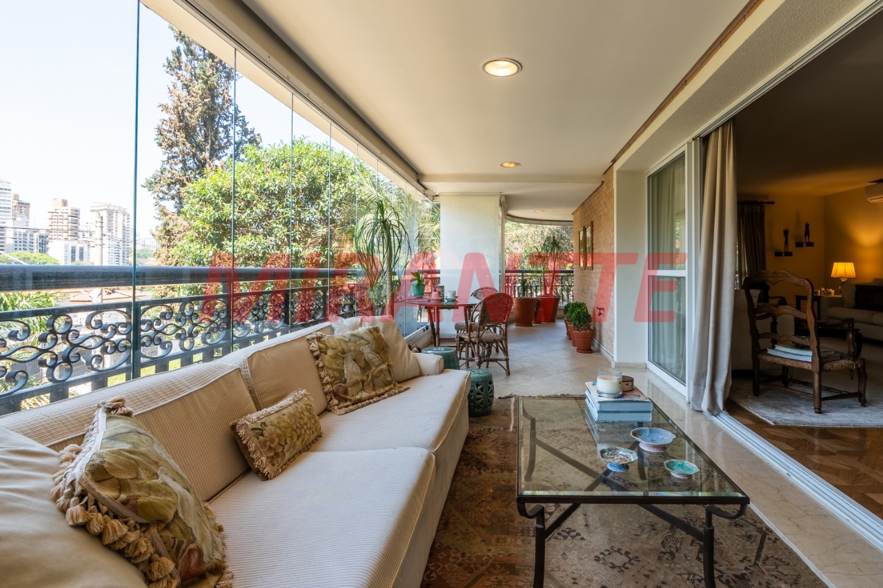 Apartamento de 330m² com 4 quartos em Perdizes