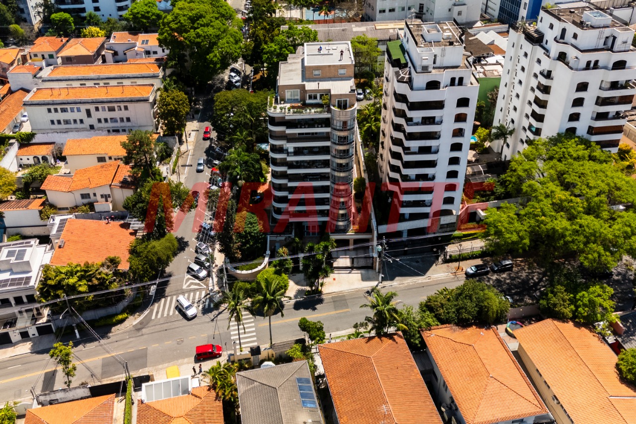 Apartamento de 330m² com 4 quartos em Perdizes