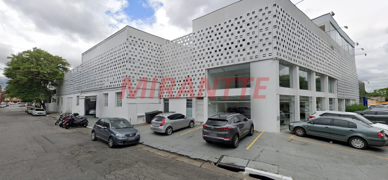 Comercial de 1600m² em Santana