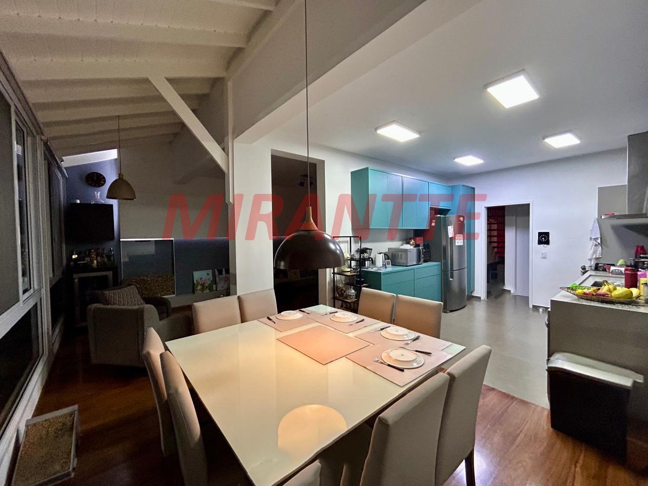 Cond. fechado de 372m² com 4 quartos em Jardim Ibiratiba