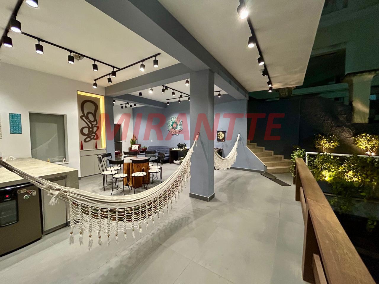 Cond. fechado de 372m² com 4 quartos em Jardim Ibiratiba