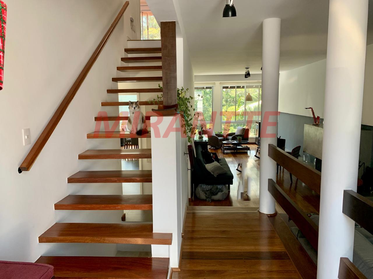 Cond. fechado de 372m² com 4 quartos em Jardim Ibiratiba