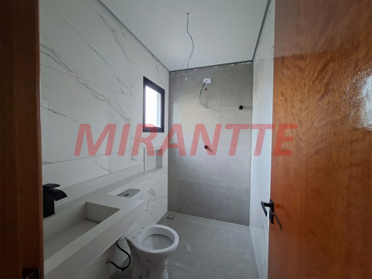 Sobrado de 140m² com 4 quartos em Santa Teresinha