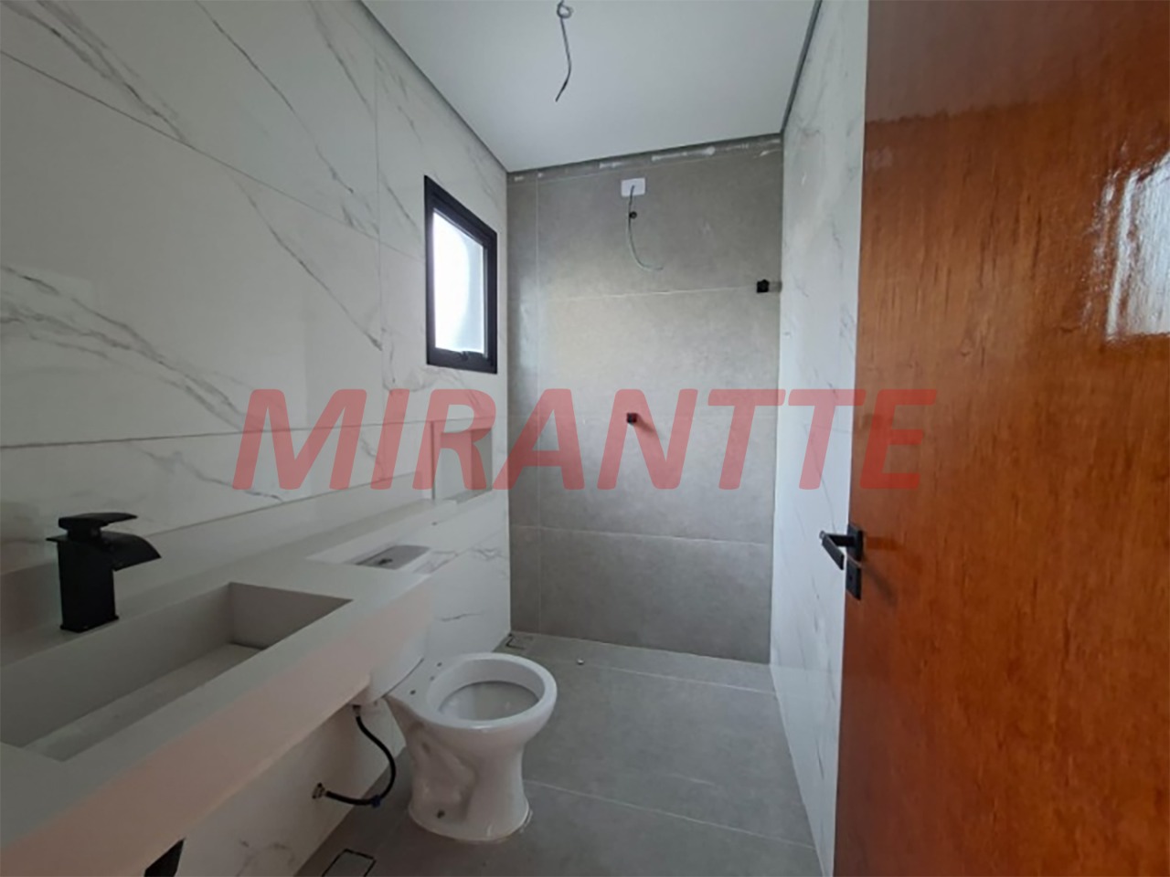 Sobrado de 140m² com 4 quartos em Santa Teresinha